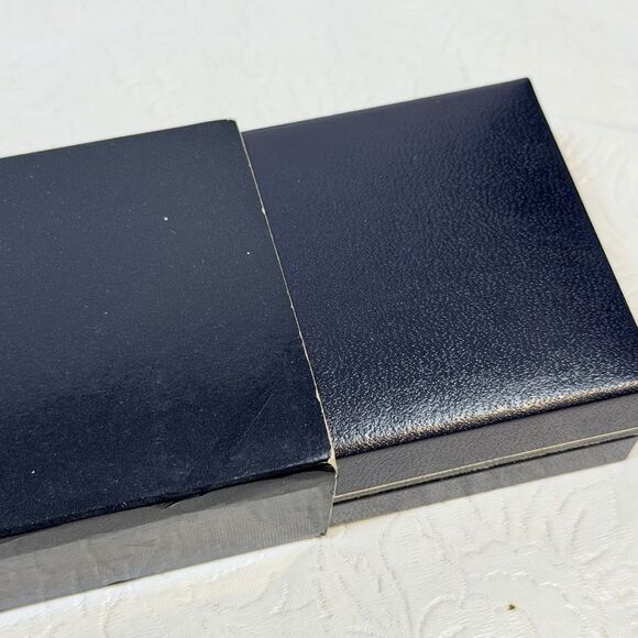 Waterman Matte Burgundy Twist Ball Point Pen - Picture 13 of 16